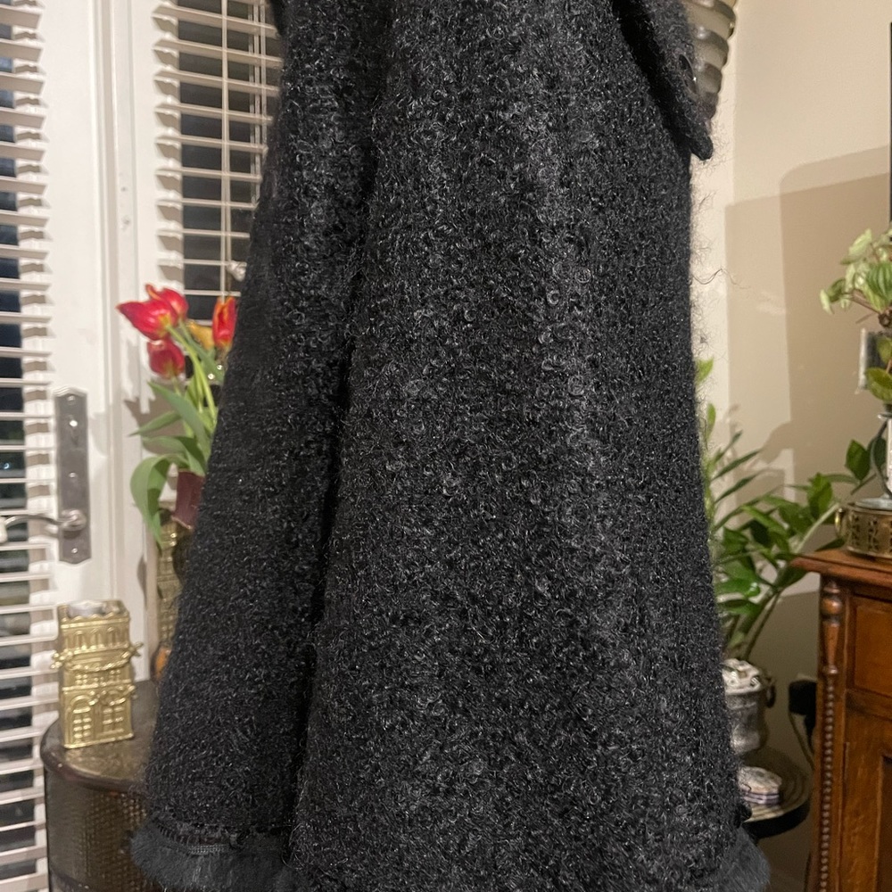 AURA CAPE - Picture 10 of 10
